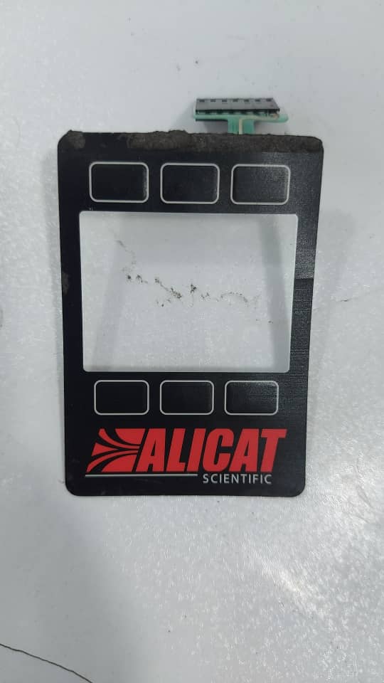 تعویض برد الکترونیکی در دستگاه آزمایشگاهی - شرکت پرتوشار